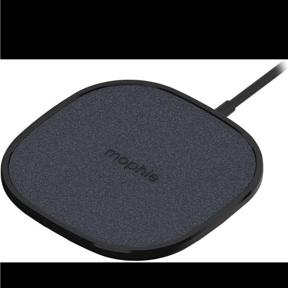 MOPHIR WIRELESS CHARGING PAD. COMPACT UNIVERSAL CHARGING PAD. NEW IN BOX